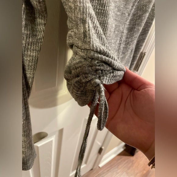 American Eagle Outfitters Gray Ribbed Wrap Top Tied Cropped Size L - Picture 5 of 6